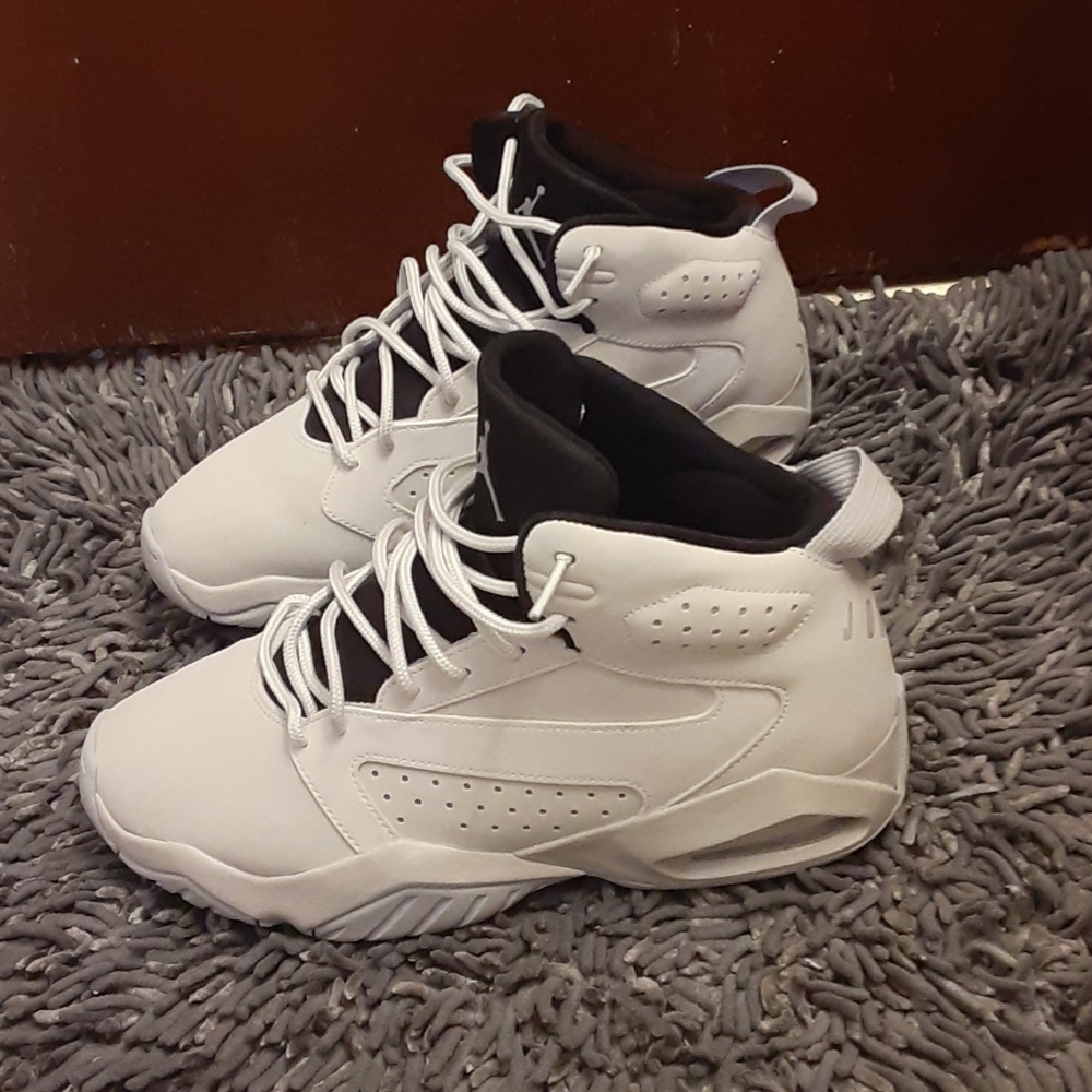 Shoes - Picture 6 of 6